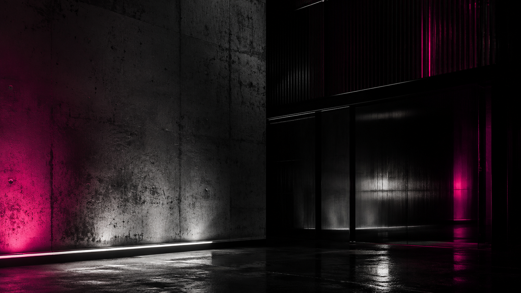 Espacio industrial oscuro iluminado con luces magenta